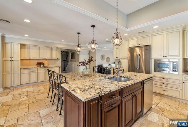 26 Rabkin Drive, Clifton, NJ 07013