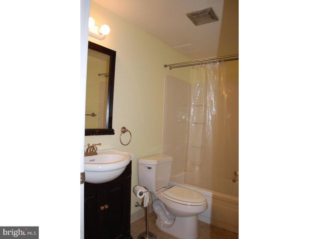171-1 ECHELON RD, Voorhees, NJ 08043