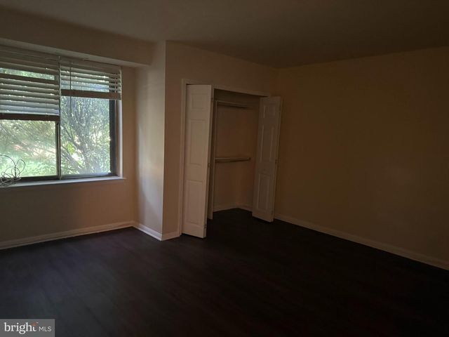 171-1 ECHELON RD, Voorhees, NJ 08043