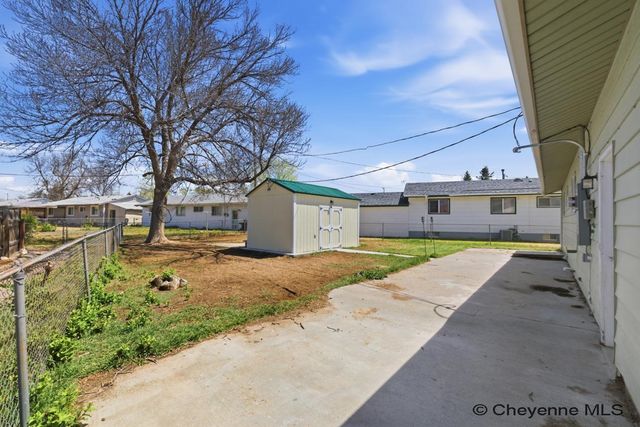 805 STEVENS DR, Cheyenne, WY 82001