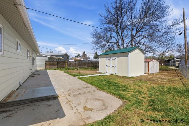 805 STEVENS DR, Cheyenne, WY 82001