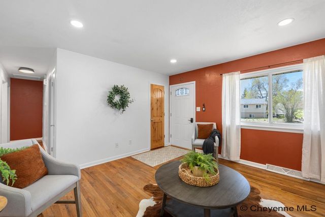 805 STEVENS DR, Cheyenne, WY 82001