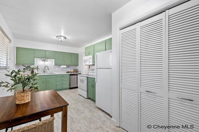 805 STEVENS DR, Cheyenne, WY 82001