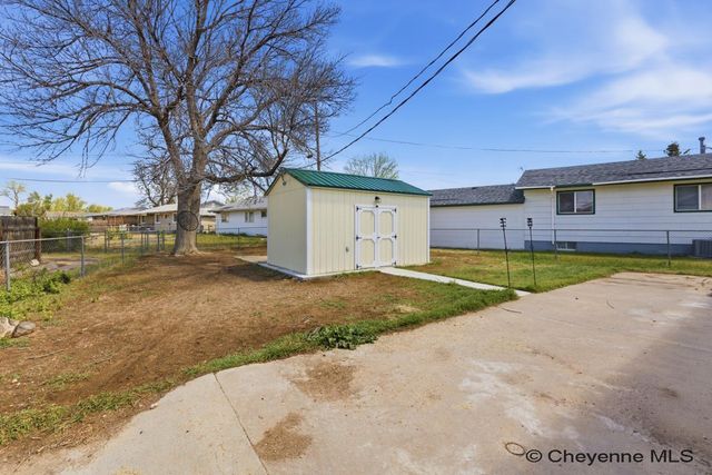 805 STEVENS DR, Cheyenne, WY 82001