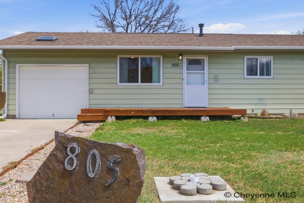 805 STEVENS DR, Cheyenne, WY 82001