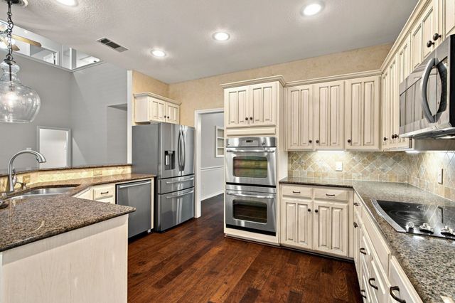 2620 Heather Brook Court, Bedford, TX 76021