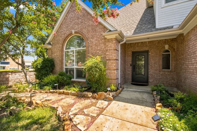 2620 Heather Brook Court, Bedford, TX 76021