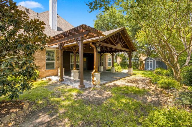 2620 Heather Brook Court, Bedford, TX 76021
