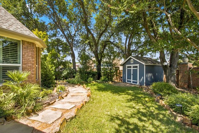 2620 Heather Brook Court, Bedford, TX 76021