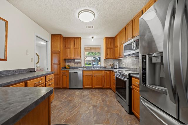 500 Pakis St Apt 12C, Hot Springs, AR 71913