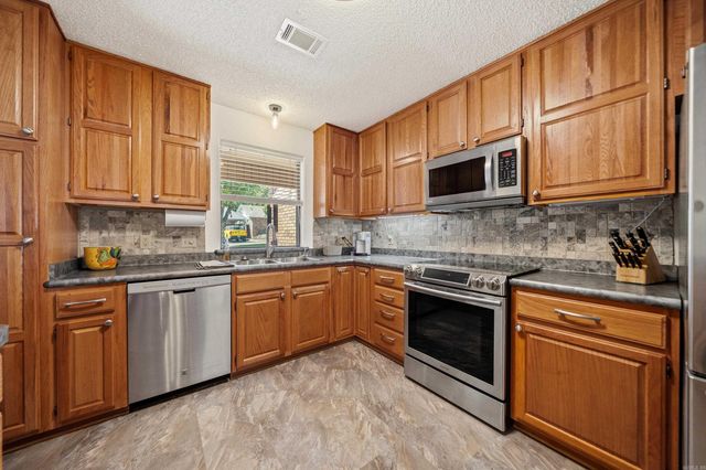 500 Pakis St Apt 12C, Hot Springs, AR 71913