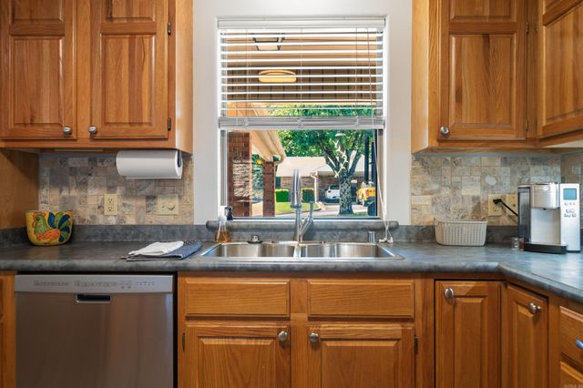 500 Pakis St Apt 12C, Hot Springs, AR 71913