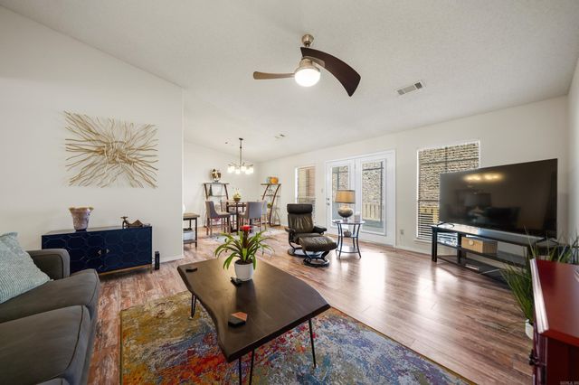 500 Pakis St Apt 12C, Hot Springs, AR 71913