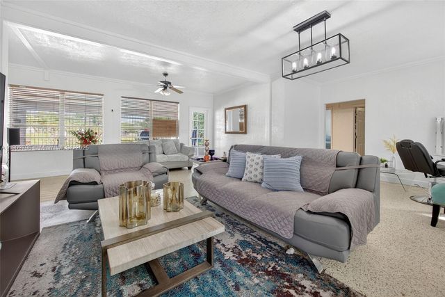 23825 SW 142nd Ave, Homestead, FL 33032