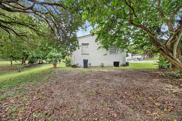 23825 SW 142nd Ave, Homestead, FL 33032