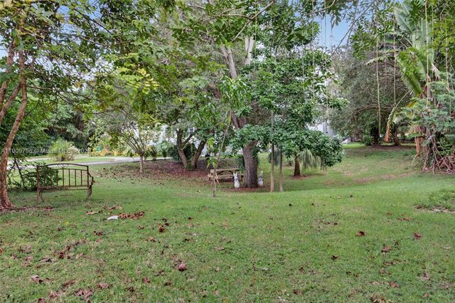 23825 SW 142nd Ave, Homestead, FL 33032