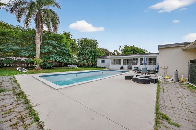 23825 SW 142nd Ave, Homestead, FL 33032