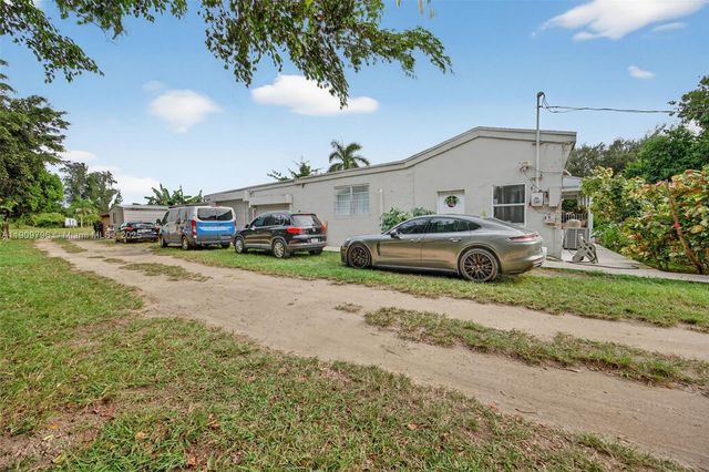 23825 SW 142nd Ave, Homestead, FL 33032