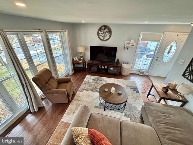 829 HOOD RD, Swarthmore, PA 19081