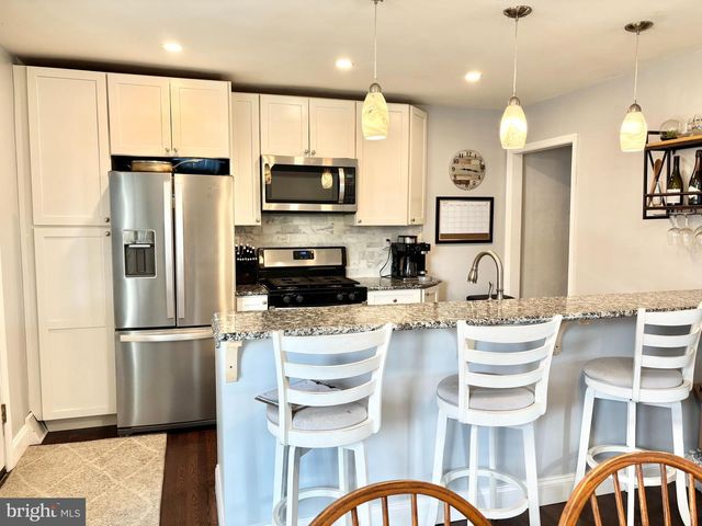 829 HOOD RD, Swarthmore, PA 19081