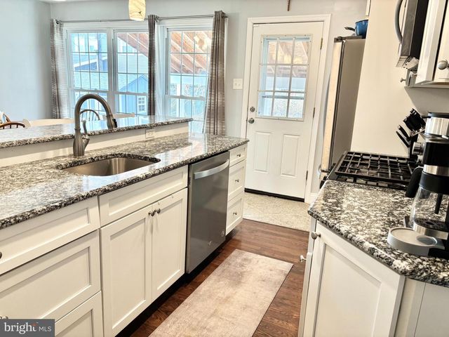 829 HOOD RD, Swarthmore, PA 19081