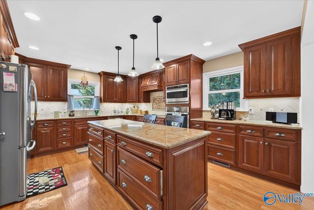 2604 Fanelle Circle, Huntsville, AL 35801
