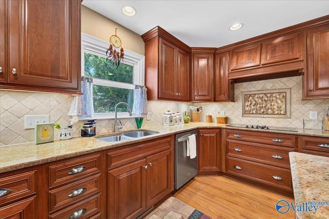 2604 Fanelle Circle, Huntsville, AL 35801