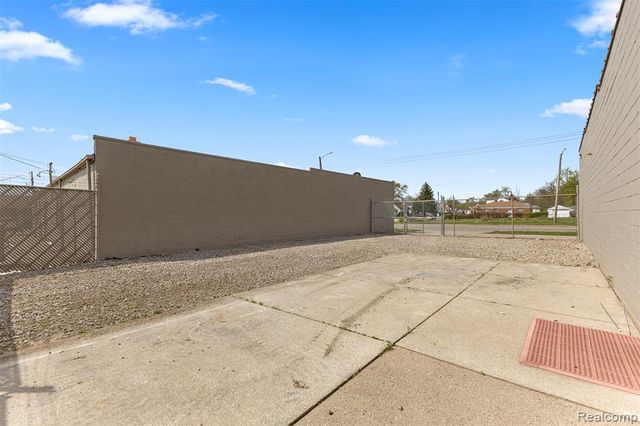 20825 Joy Road, Detroit, MI 48228