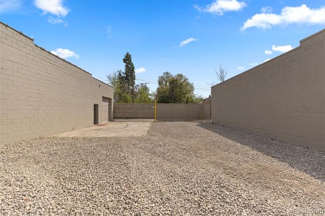 20825 Joy Road, Detroit, MI 48228