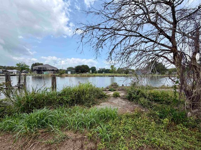 857 Highway 55, Montegut, LA 70377