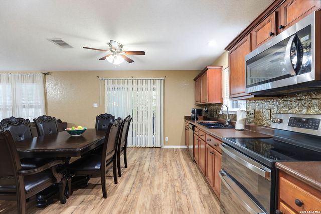 442 HAMPTON CV, Boerne, TX 78006
