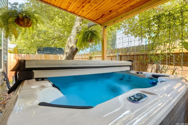 442 HAMPTON CV, Boerne, TX 78006