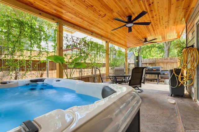442 HAMPTON CV, Boerne, TX 78006