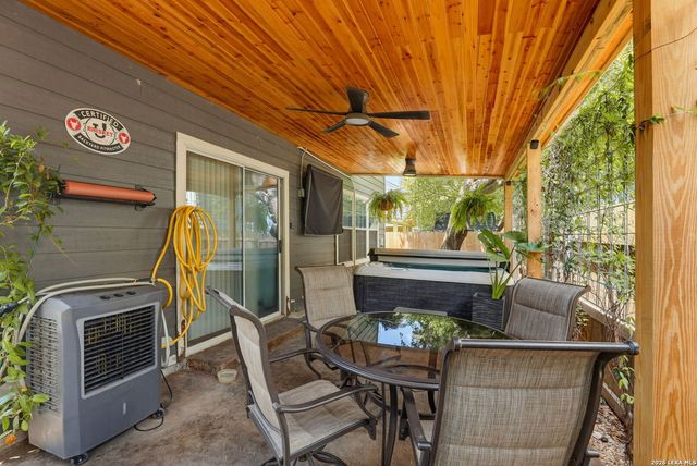 442 HAMPTON CV, Boerne, TX 78006