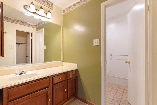 9507 Wellsworth Drive, Houston, TX 77083