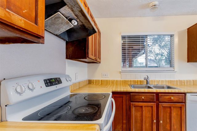 9507 Wellsworth Drive, Houston, TX 77083