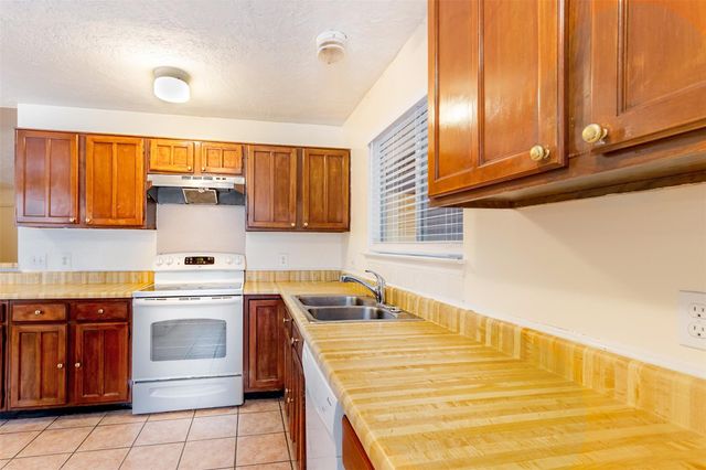 9507 Wellsworth Drive, Houston, TX 77083