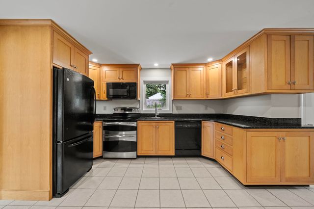 9 Hillside Drive, Nashua, NH 03064