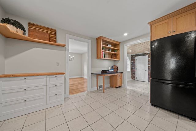 9 Hillside Drive, Nashua, NH 03064