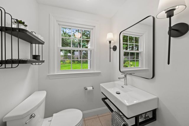 9 Hillside Drive, Nashua, NH 03064