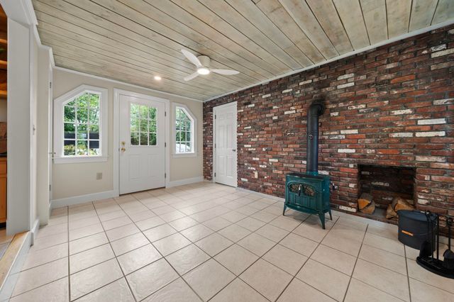 9 Hillside Drive, Nashua, NH 03064