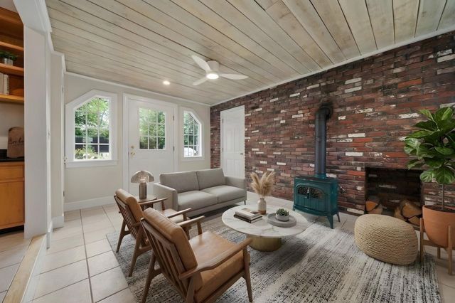 9 Hillside Drive, Nashua, NH 03064