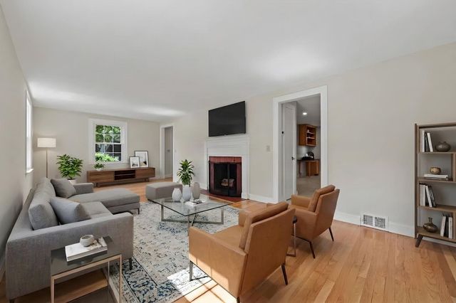 9 Hillside Drive, Nashua, NH 03064