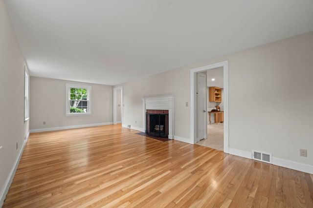 9 Hillside Drive, Nashua, NH 03064