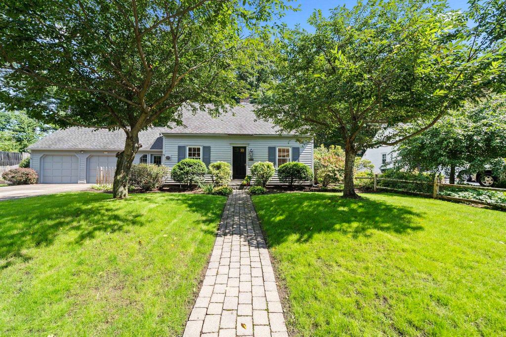 9 Hillside Drive, Nashua, NH 03064