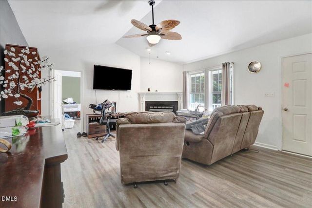 1240 Banjo Drive, Zebulon, NC 27597