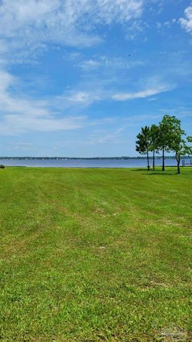 5452 N Shore Rd, Pensacola, FL 32507