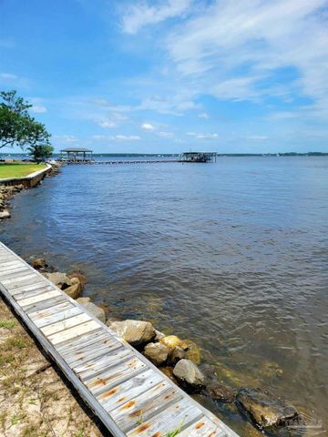 5452 N Shore Rd, Pensacola, FL 32507