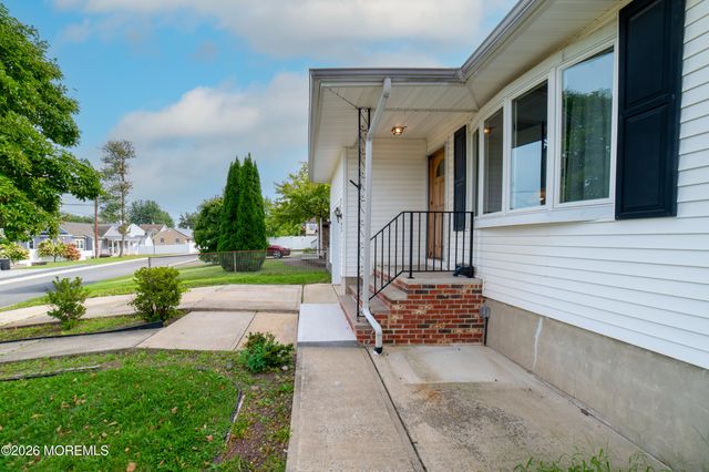 331 Sherwood Drive, Cliffwood Beach, NJ 07735