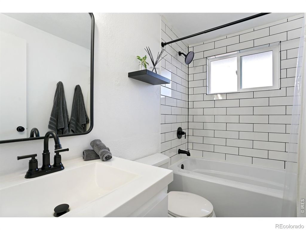 2327-2331 W 18th Street, Loveland, CO 80538